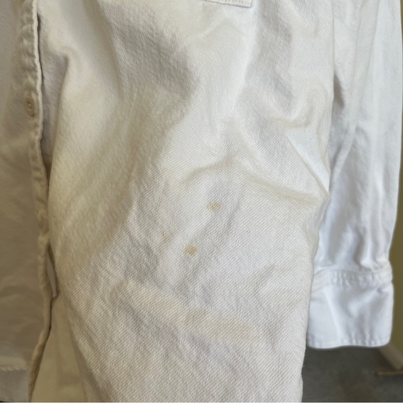 Levi’s Button Up Top - Picture 2 of 3